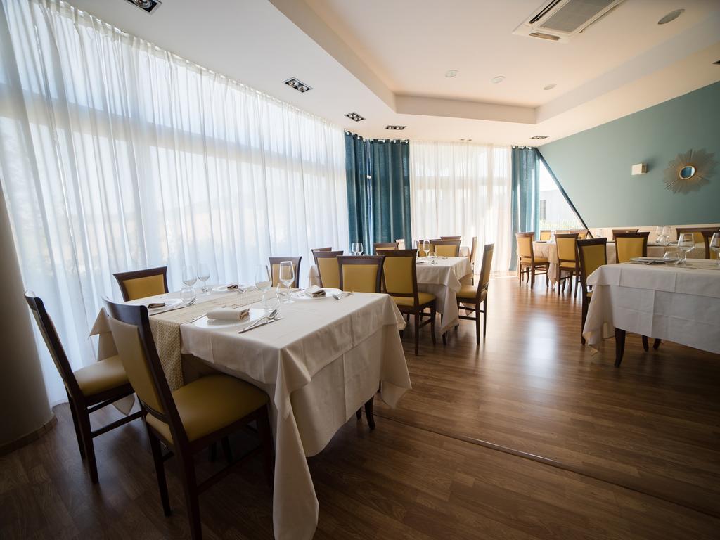 Hotel Select Atessa Buitenkant foto
