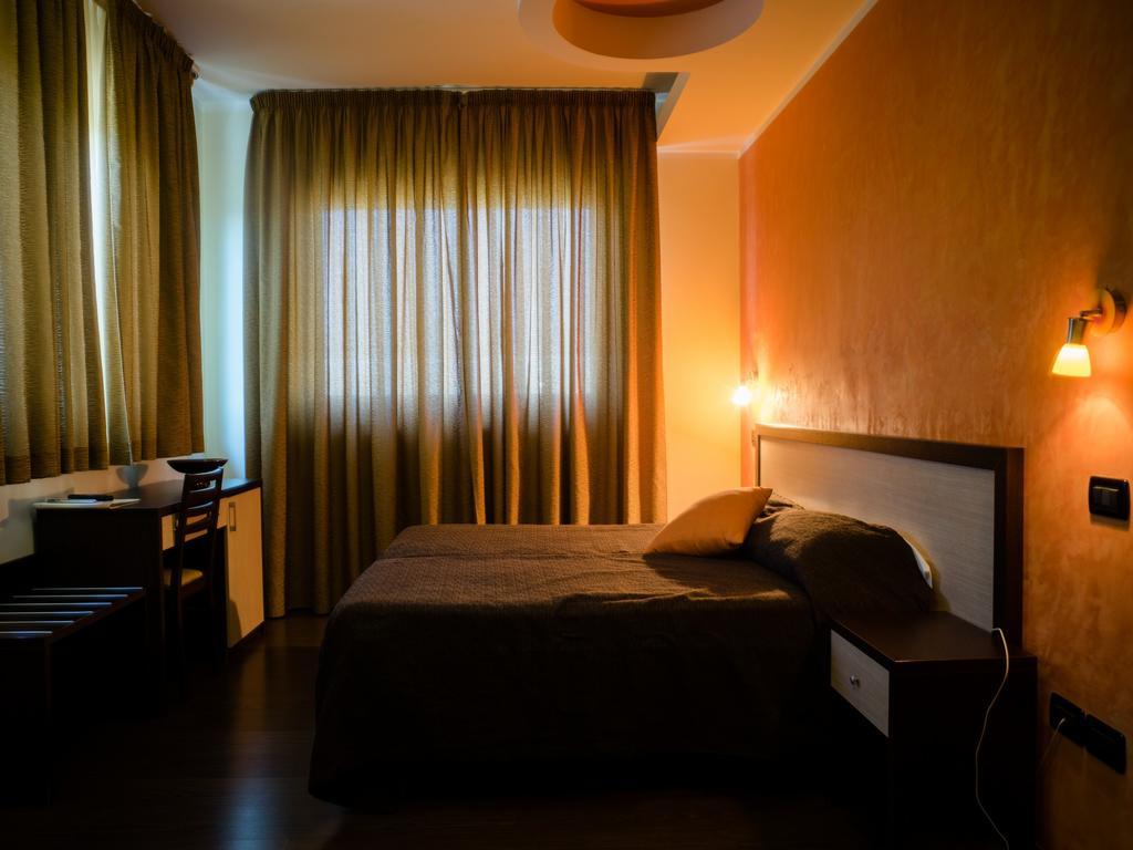 Hotel Select Atessa Buitenkant foto