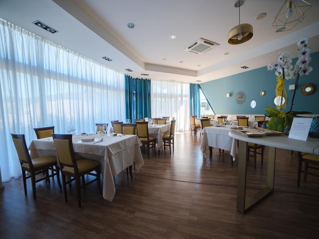 Hotel Select Atessa Buitenkant foto