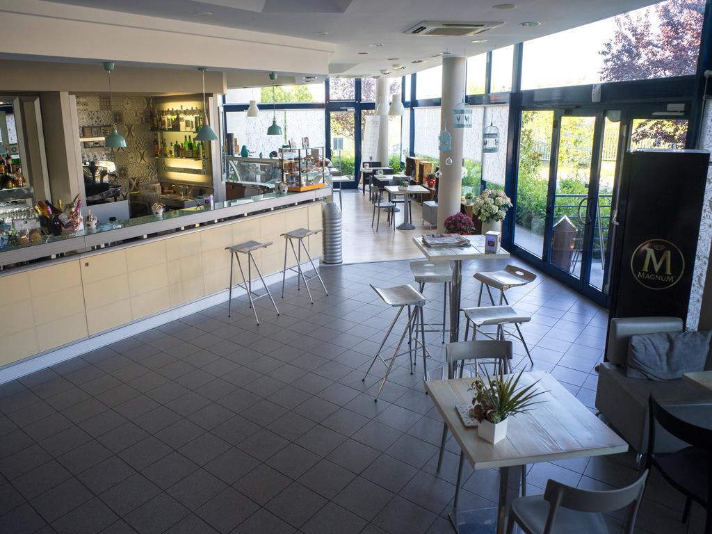 Hotel Select Atessa Buitenkant foto
