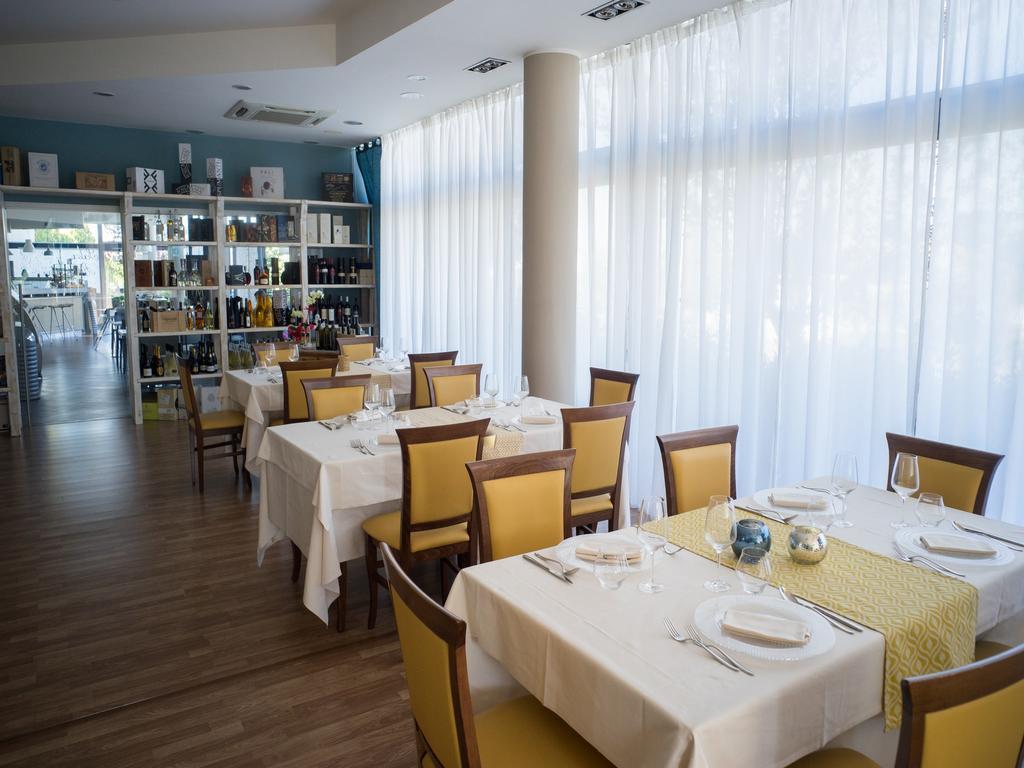 Hotel Select Atessa Buitenkant foto