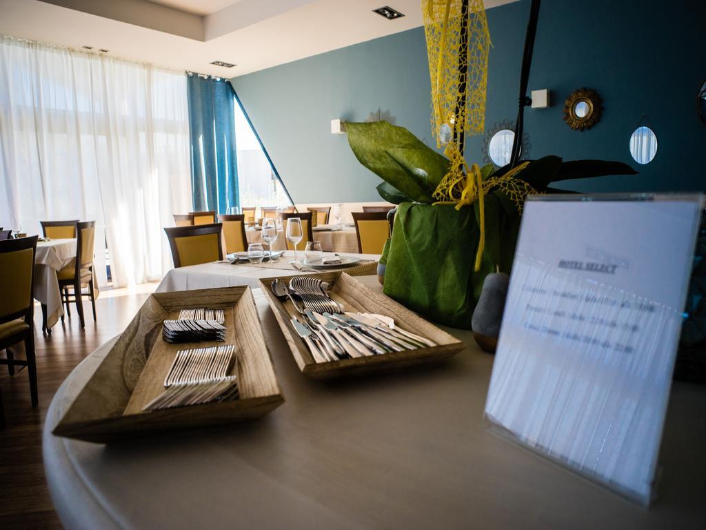 Hotel Select Atessa Buitenkant foto