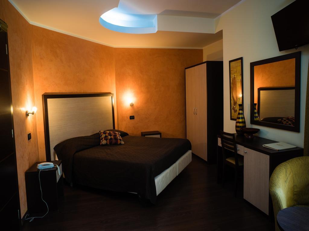 Hotel Select Atessa Buitenkant foto