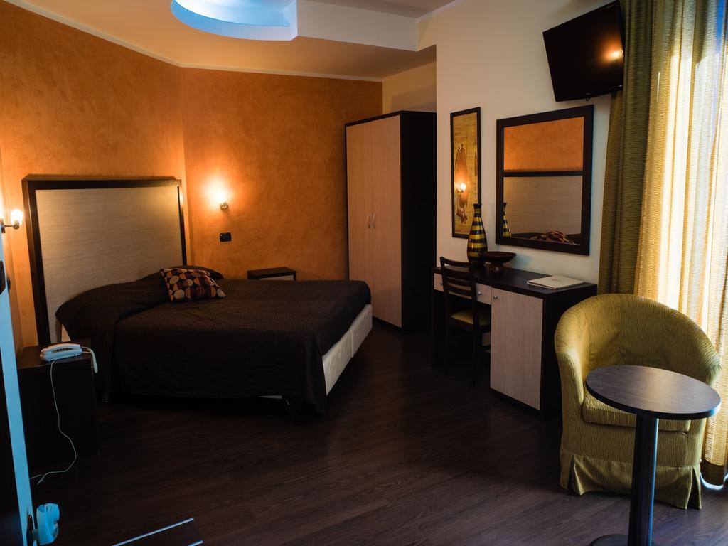 Hotel Select Atessa Buitenkant foto