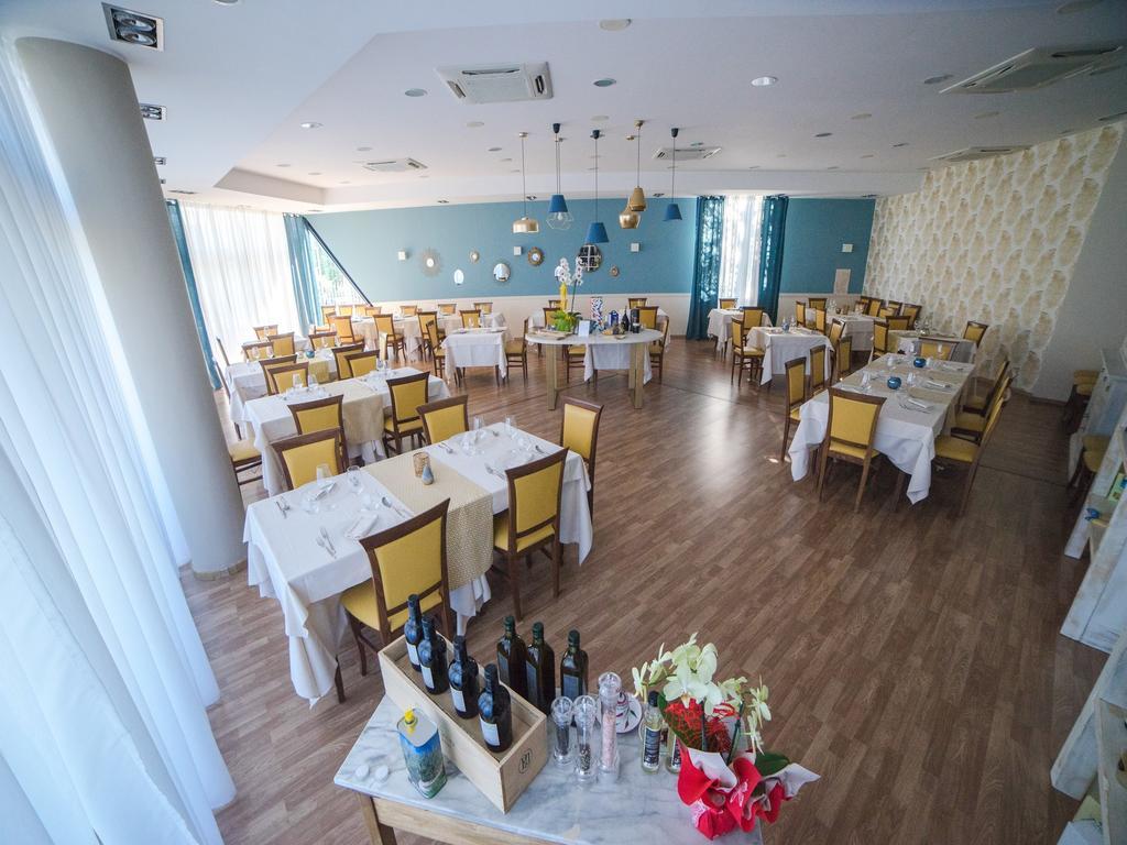 Hotel Select Atessa Buitenkant foto
