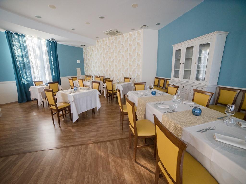 Hotel Select Atessa Buitenkant foto