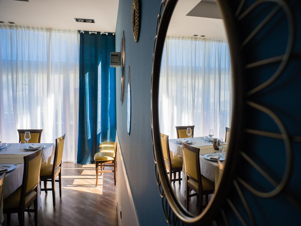 Hotel Select Atessa Buitenkant foto