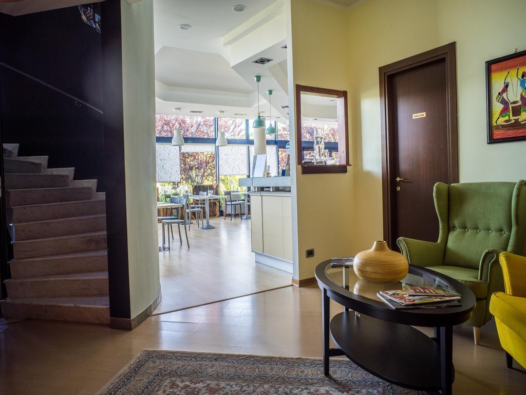 Hotel Select Atessa Buitenkant foto